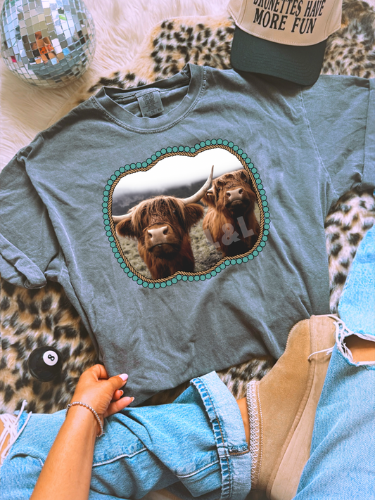 HIGHLAND COW BUCKLE TEE OR CREW